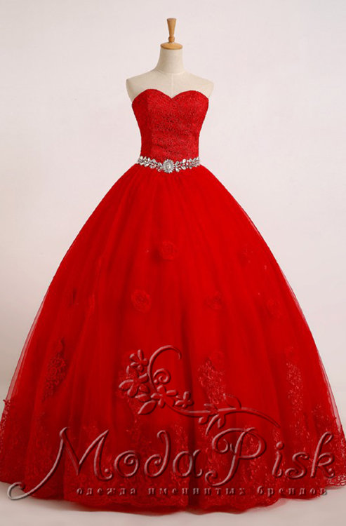 Пышное красное платье Альба