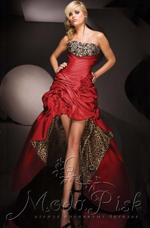Красное платье со шлейфом Кармен